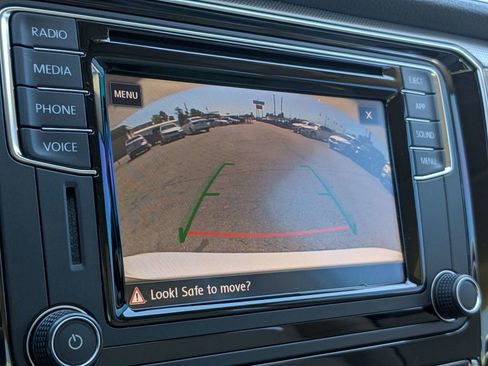 Used 2018 Volkswagen Passat 2.0T SE FWD image 21