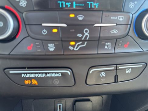 Used 2019 Ford Escape SE image 21