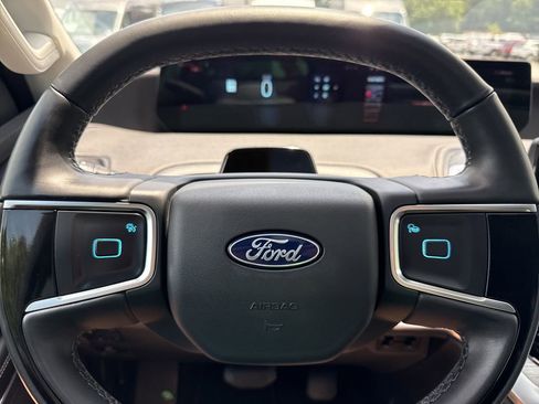 Used 2025 Ford Expedition Max Platinum AWD/4WD image 26