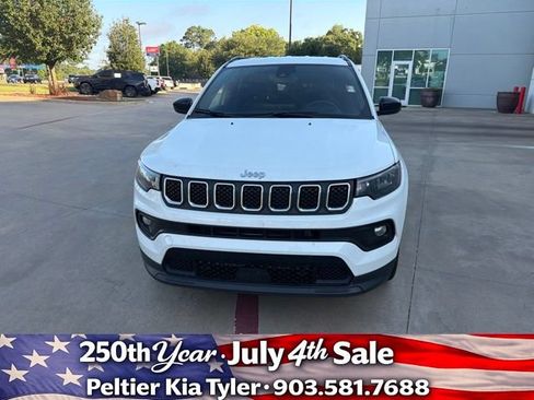 Used 2024 Jeep Compass Latitude w/ Altitude Special Edition AWD/4WD image 2