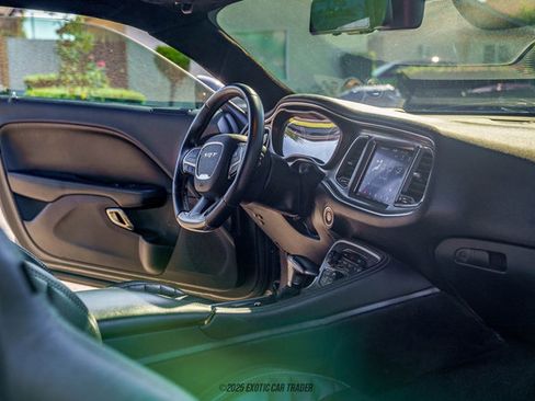 Used 2018 Dodge Challenger SRT Hellcat image 32