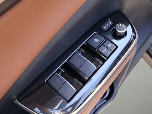 New 2026 Toyota Crown Signia AWD/4WD image 10