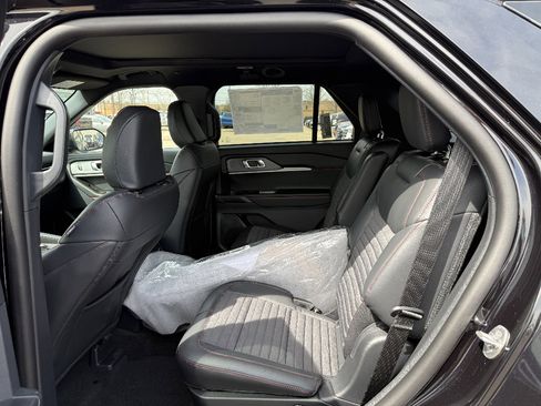 New 2026 Ford Explorer ST-Line image 6