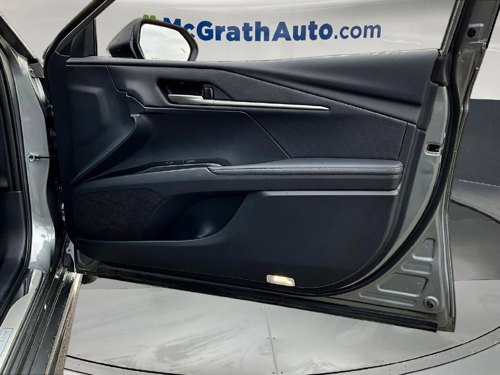 Used 2025 Toyota Camry XSE FWD image 30