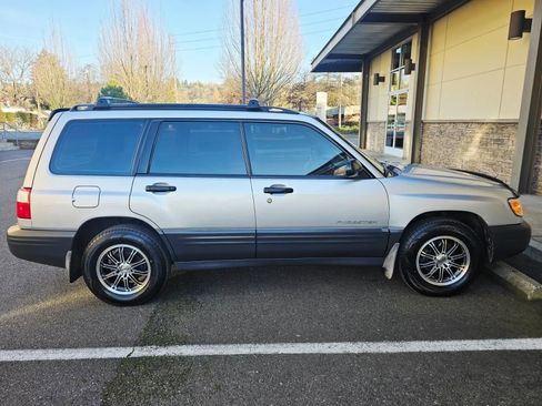 Used 2002 Subaru Forester L AWD/4WD image 6