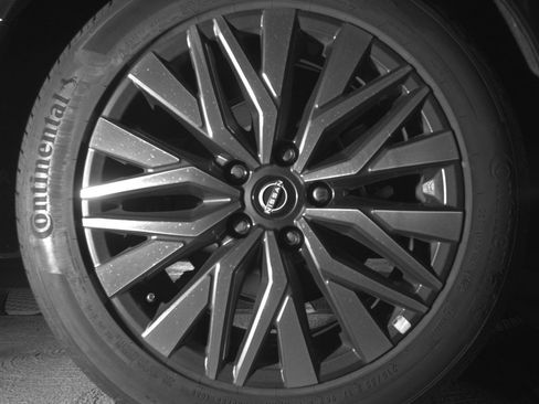Used 2025 Nissan Altima 2.5 SV FWD image 15