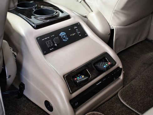 Used 2013 GMC Savana 1500 AWD image 30