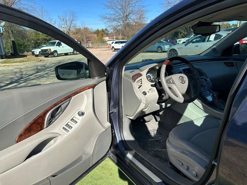 Used 2013 Buick LaCrosse Premium image 12