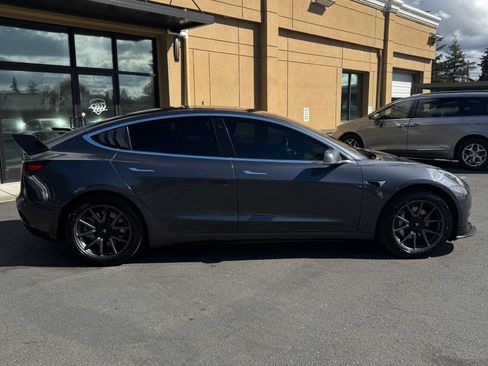 Used 2019 Tesla Model 3 RWD image 8