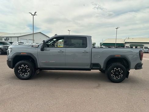Used 2025 GMC Sierra 2500 AT4X AWD/4WD image 37