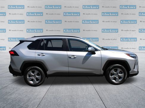 Used 2022 Toyota RAV4 XLE w/ Convenience Package AWD/4WD image 4