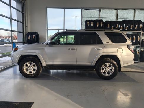 Used 2016 Toyota 4Runner SR5 image 27