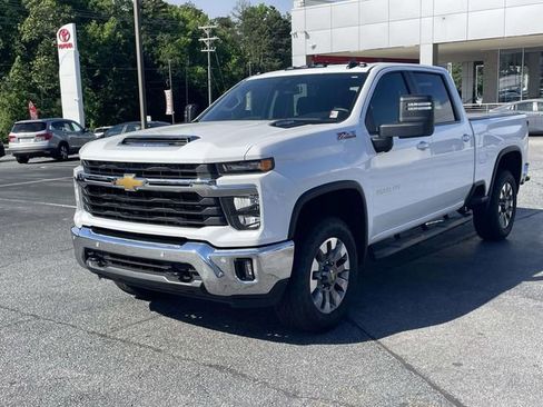 Used 2026 Chevrolet Silverado 2500 LT w/ Safety Package AWD/4WD image 3