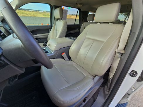 Used 2020 Ford Expedition XLT w/ Equipment Group 201A image 12