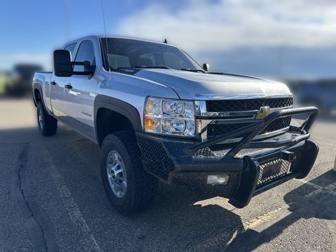 Used 2012 Chevrolet Silverado 2500 LT w/ Interior Plus Package AWD/4WD image 2