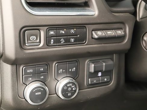 Used 2023 GMC Yukon XL AT4 w/ Technology Package AWD/4WD image 24