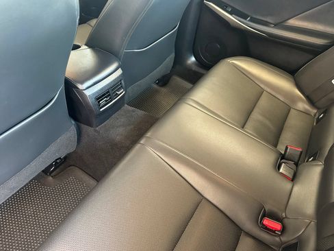 Used 2016 Lexus IS 200t RWD image 9