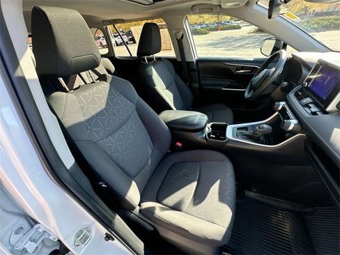 Used 2023 Toyota RAV4 XLE image 27