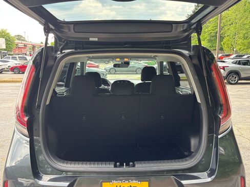 Used 2025 Kia Soul LX w/ LX Technology Package FWD image 30