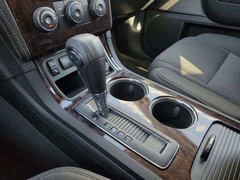 Used 2017 Chevrolet Traverse LT w/ Style and Technology Package FWD image 25