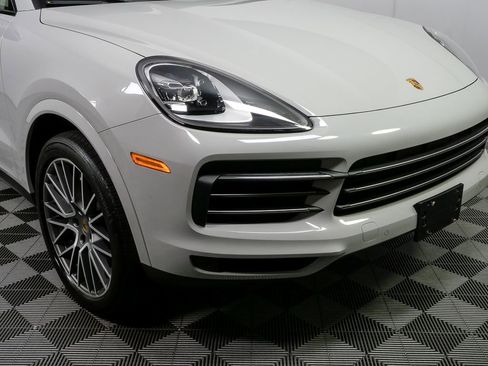 Certified 2023 Porsche Cayenne Platinum Edition AWD/4WD image 39