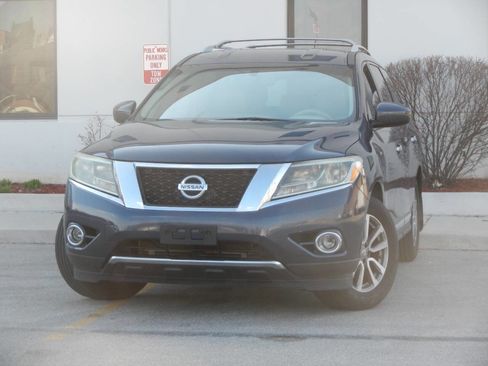 Used 2014 Nissan Pathfinder SL w/ SL Tech Package FWD image 5