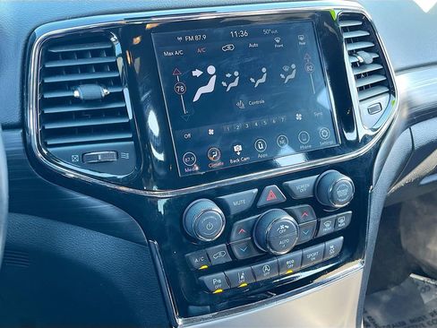 Used 2021 Jeep Grand Cherokee Laredo X image 16