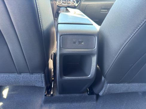 Used 2026 Chevrolet Trax LT w/ LT Convenience Package FWD image 31