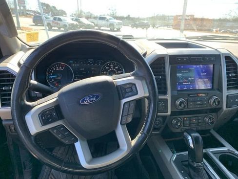 Used 2020 Ford F150 Lariat AWD/4WD image 9