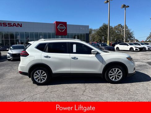 Used 2020 Nissan Rogue SV image 5