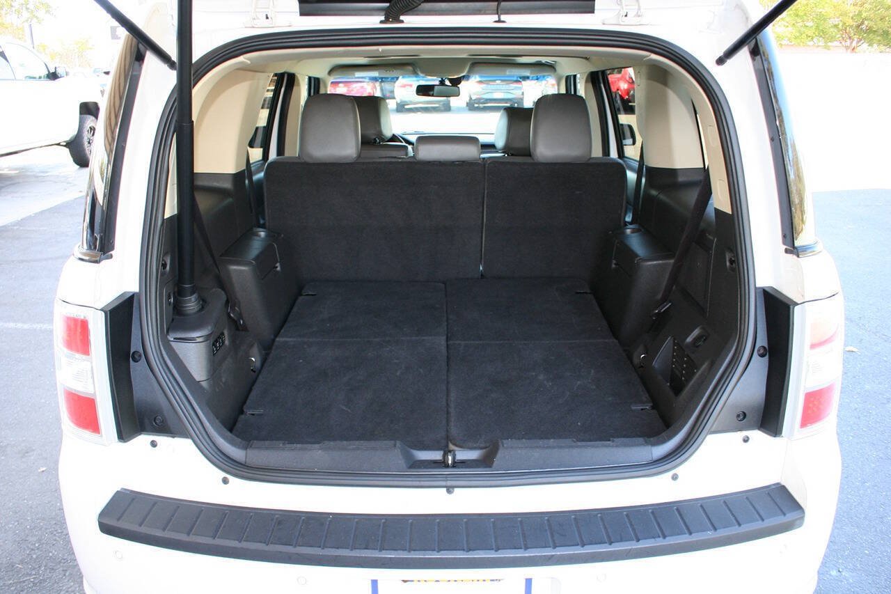 Used 2016 Ford Flex Limited w/ Equipment Group 301A FWD image 25