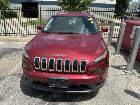 Used 2015 Jeep Cherokee Latitude FWD image 2
