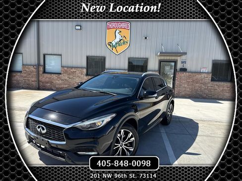 Used 2017 INFINITI QX30 Premium w/ Navigation Package image 1