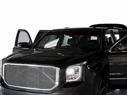 Used 2015 GMC Yukon Denali w/ Touring Package image 3