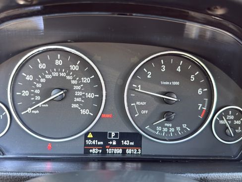 Used 2014 BMW 320i Sedan RWD image 18