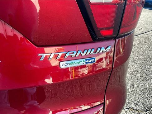 Used 2019 Ford Escape Titanium image 6