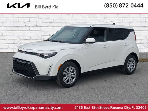 Used 2025 Kia Soul LX image 1
