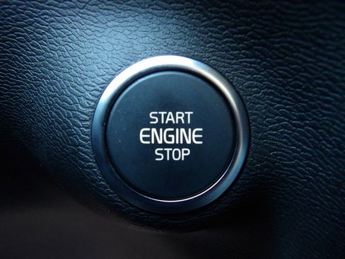 New 2026 Volvo XC40 B5 Core w/ Climate Package image 19