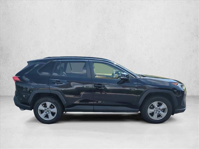 Used 2019 Toyota RAV4 XLE w/ Convenience Package FWD image 4