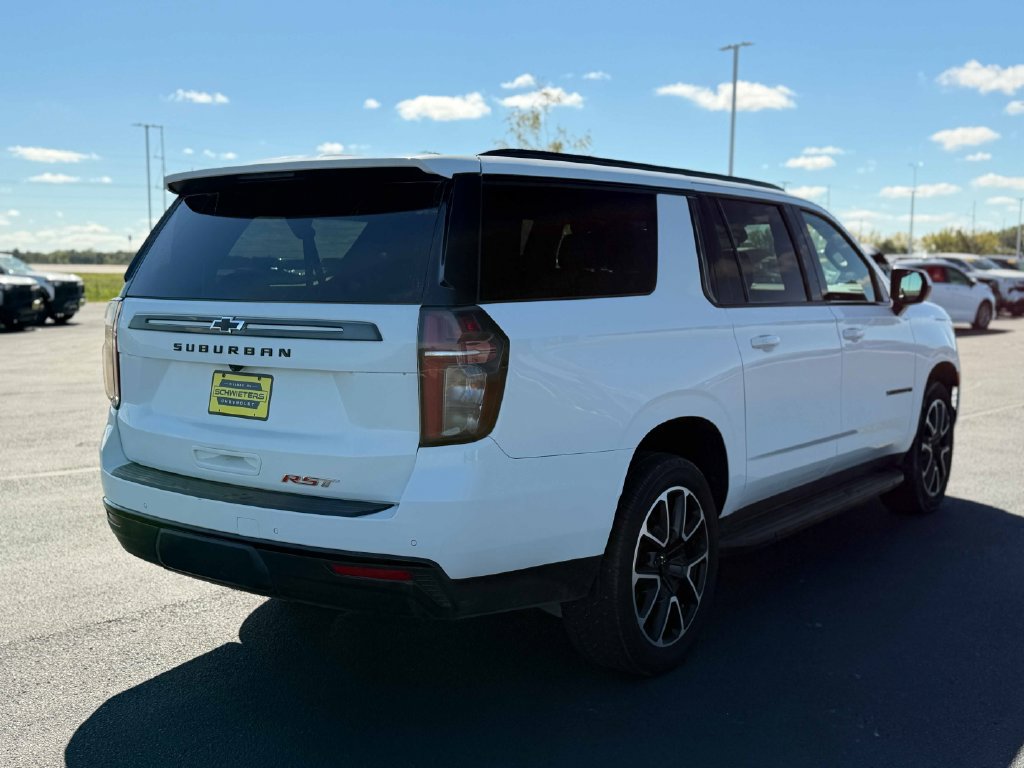 Used 2023 Chevrolet Suburban RST AWD/4WD image 7