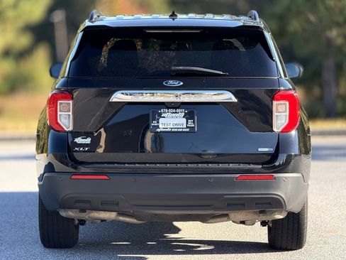 Used 2020 Ford Explorer XLT image 5