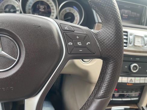 Used 2016 Mercedes-Benz E 350 E 350 4MATIC AWD 4dr Sedan image 35