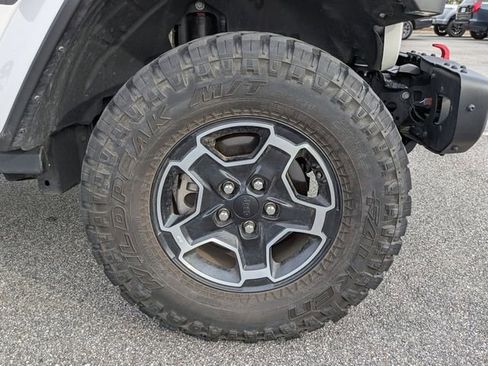 Used 2023 Jeep Gladiator Rubicon AWD/4WD image 11