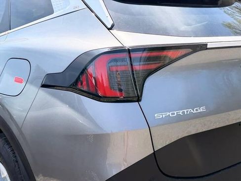 New 2026 Kia Sportage LX AWD/4WD image 17