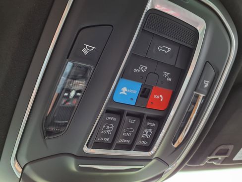 Used 2026 Jeep Grand Cherokee Summit w/ Obsidian Package AWD/4WD image 18