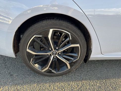 Used 2024 Nissan Altima 2.5 SR image 11