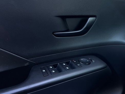 Used 2025 Hyundai Kona SEL image 21