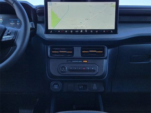 Certified 2025 Ford Maverick Tremor image 26