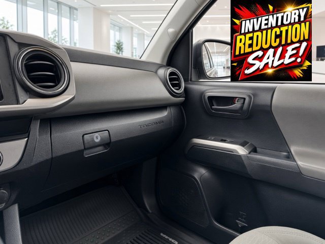 Used 2018 Toyota Tacoma SR5 AWD/4WD image 18