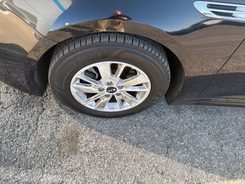 Used 2016 Kia Optima LX image 2